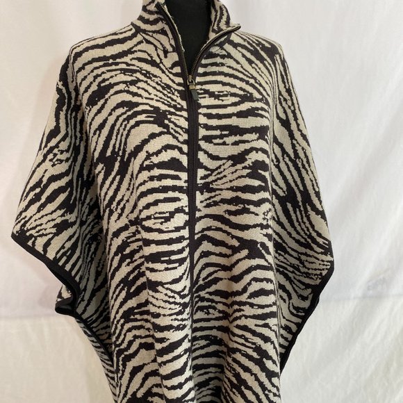 Christian Siriano NY Exotic Print Fringed Poncho Jacket NWOT Women's Size S / M - Picture 5 of 12